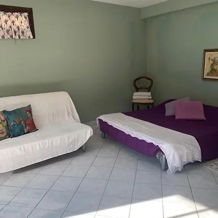 بيت شباب Leo Anfosso